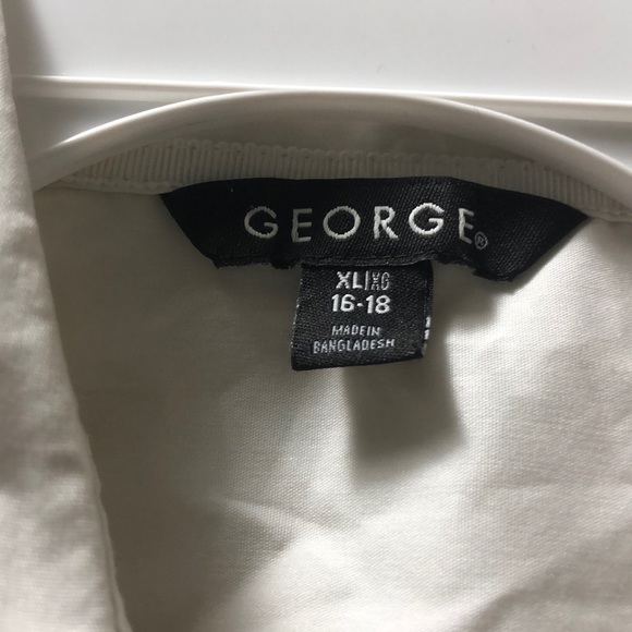 White Short Sleeve Button Up - Picture 3 of 4